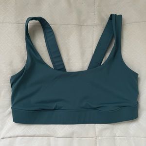Brand new Vuori sports bra - blue - medium